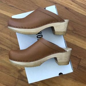 no 6 old school clog mid heel